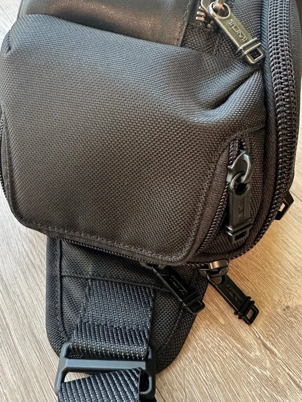 NWOT Tumi Alpha Bravo Kelley Sling Bag - Black